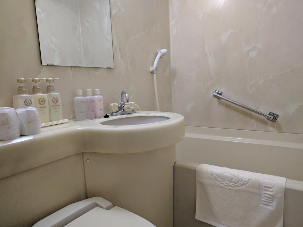 Hotel Harbour Yokosuka Buitenkant foto